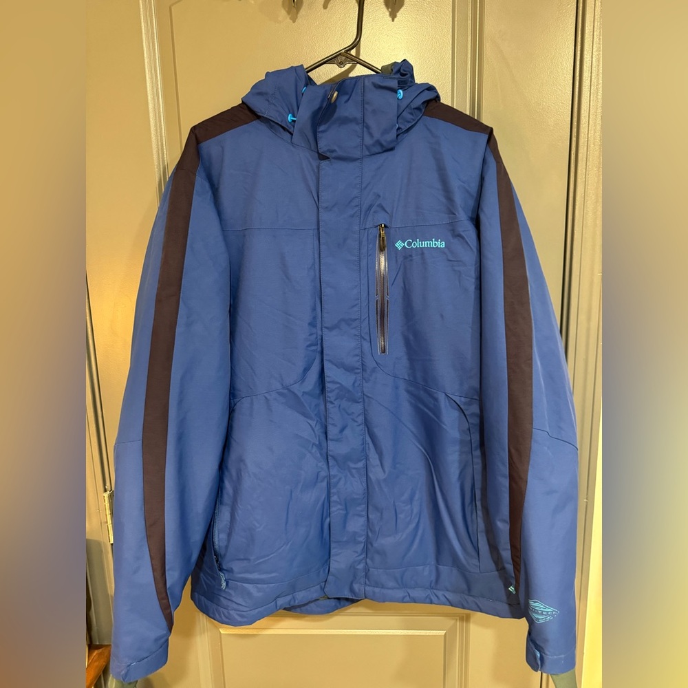 Columbia Men's Blue and Black Ski Jacket